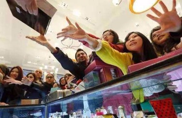 日女人骚屄视频中国人依然爱赴日旅游 消费已由爆买转向网购